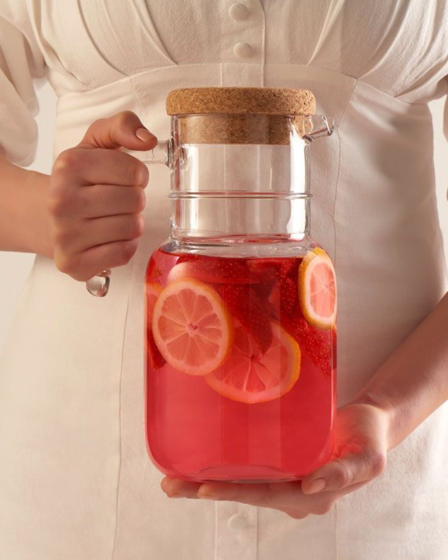 ابريق  زجاجي بغطاء خشبي ماركة باشابهجة Pasabahce Glass Jug