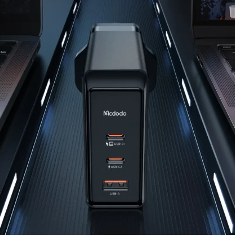 شاحن سريع Mcdodo MC 140W 2C+1A GaN5 Pro مع منفذين USB-C ومنفذ USB-A - CH-2901 — 2
