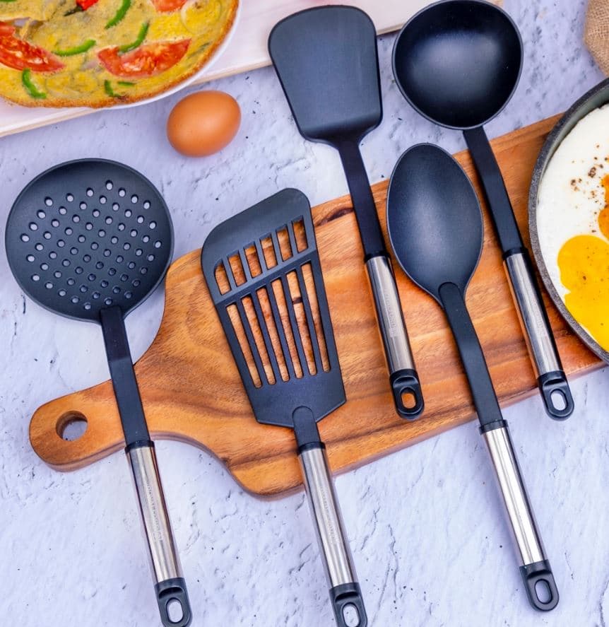 مجموعة أدوات مطبخ من النايلون مكونة من 5 قطع للاستخدام اليومي من ROYALFORD RF1796-NKT — 2