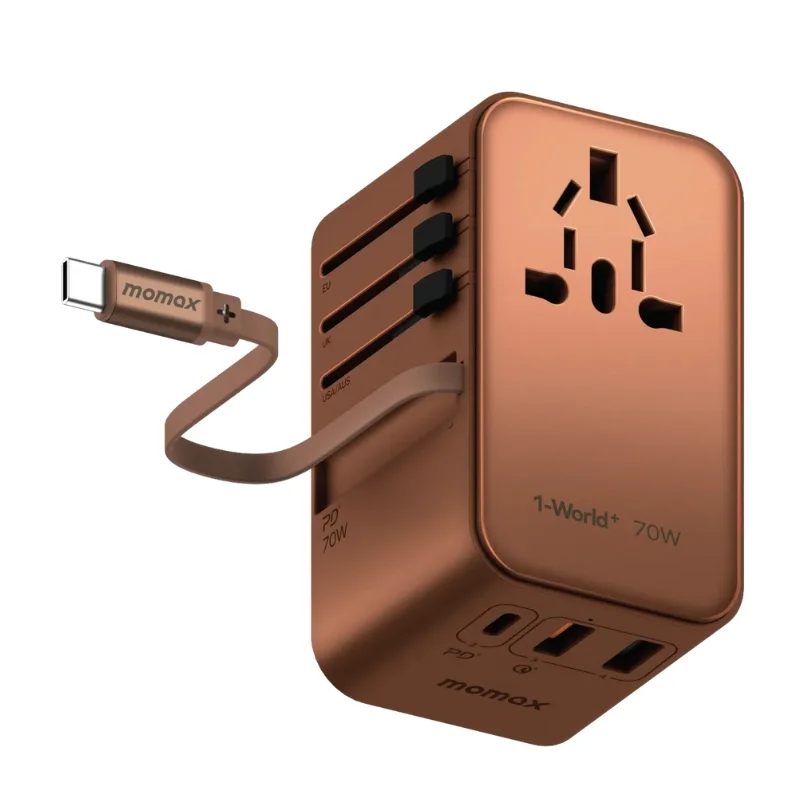 شاحن Momax World+ 70W GaN مع 3 منافذ وكابل USB-C مدمج + محول سفر AC (ذهبي) 3510 — 2