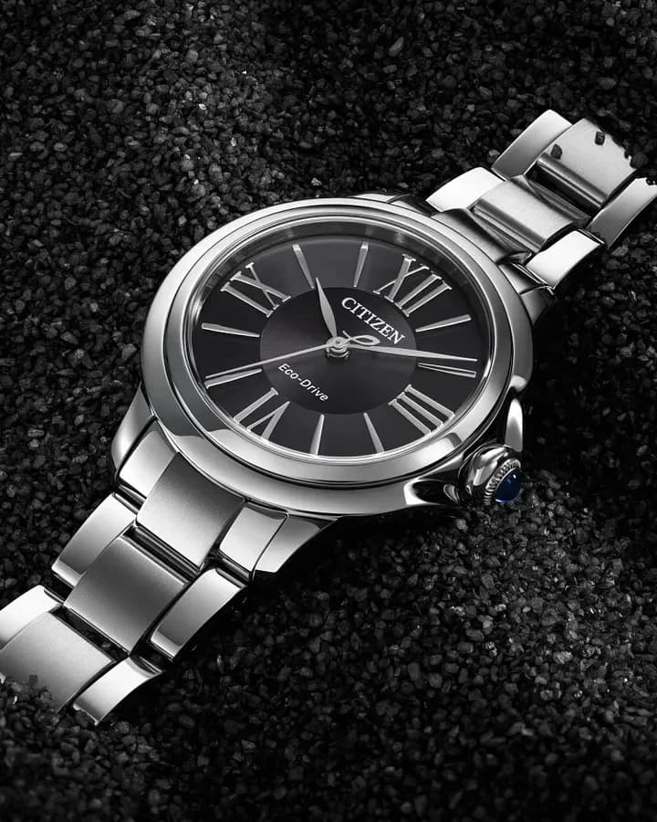 ساعة يد نسائية أنيقة من سيتيزن EM1160-58E بتقنية Eco-Drive ومقاومة للماء حتى 50 متر