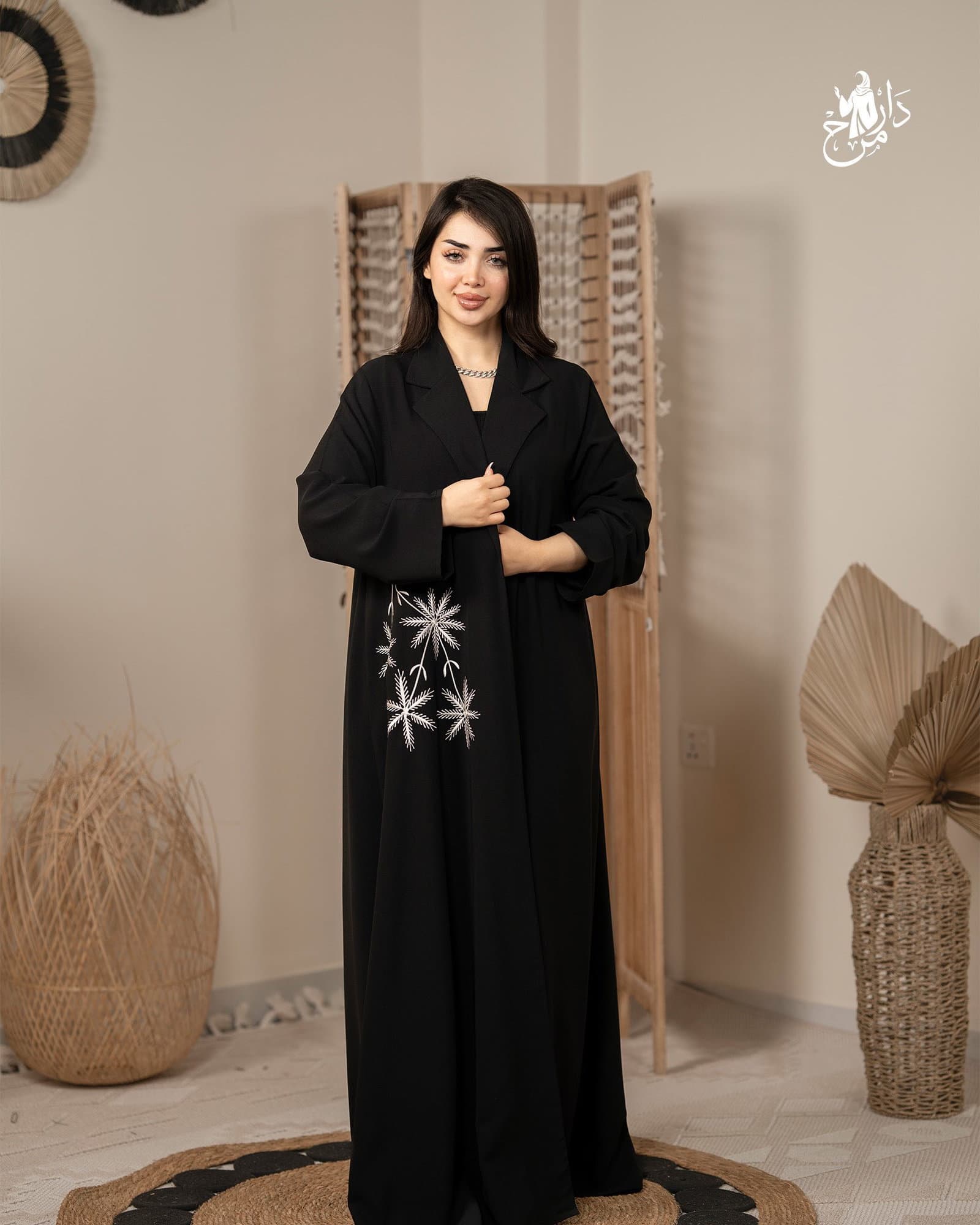 عبايه خليجيه من دار مرح للعبايات والعطور الخليجية
