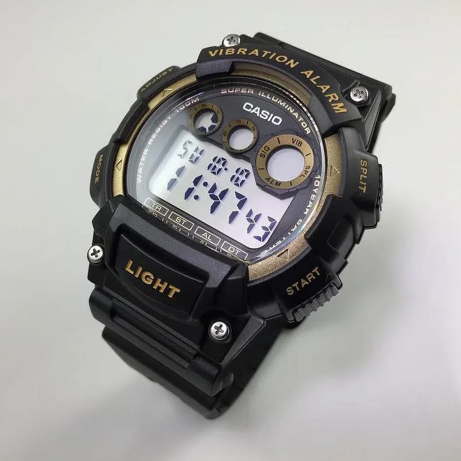 ساعة يد رقمية مقاومة للماء بتصميم عصري ومزايا متعددة من كاسيو W-735H-1A2VDF