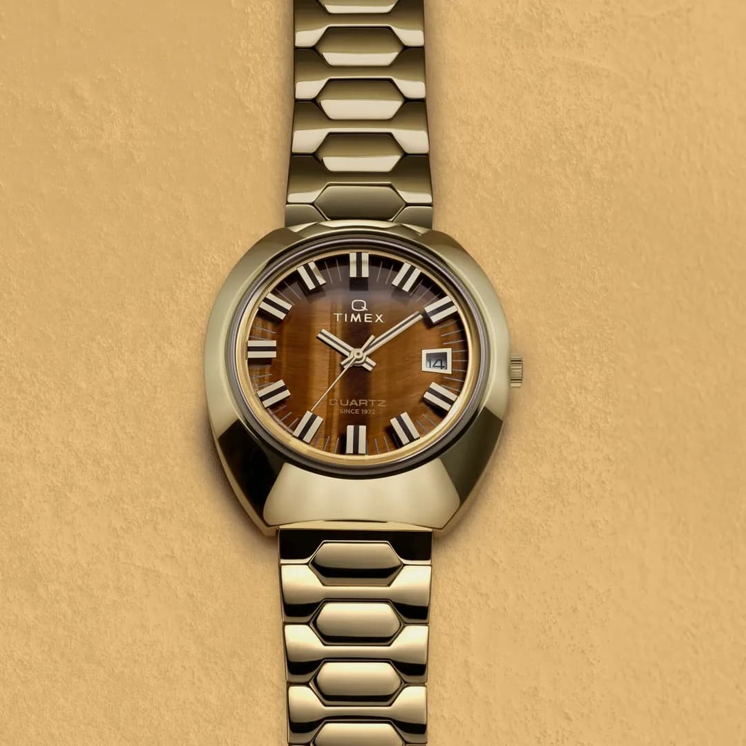 ساعة تايمكس Q تايمكس 1972 Time Machine ريإيشو 39 مم بسوار ستانلس ستيل - TW2Y45200