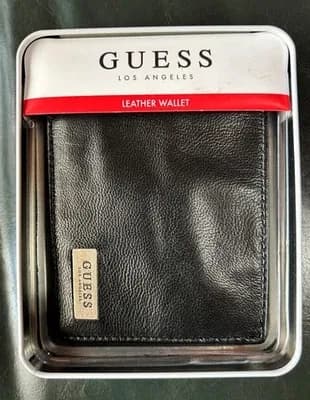 محفظة جلدية رجالية من GUESS