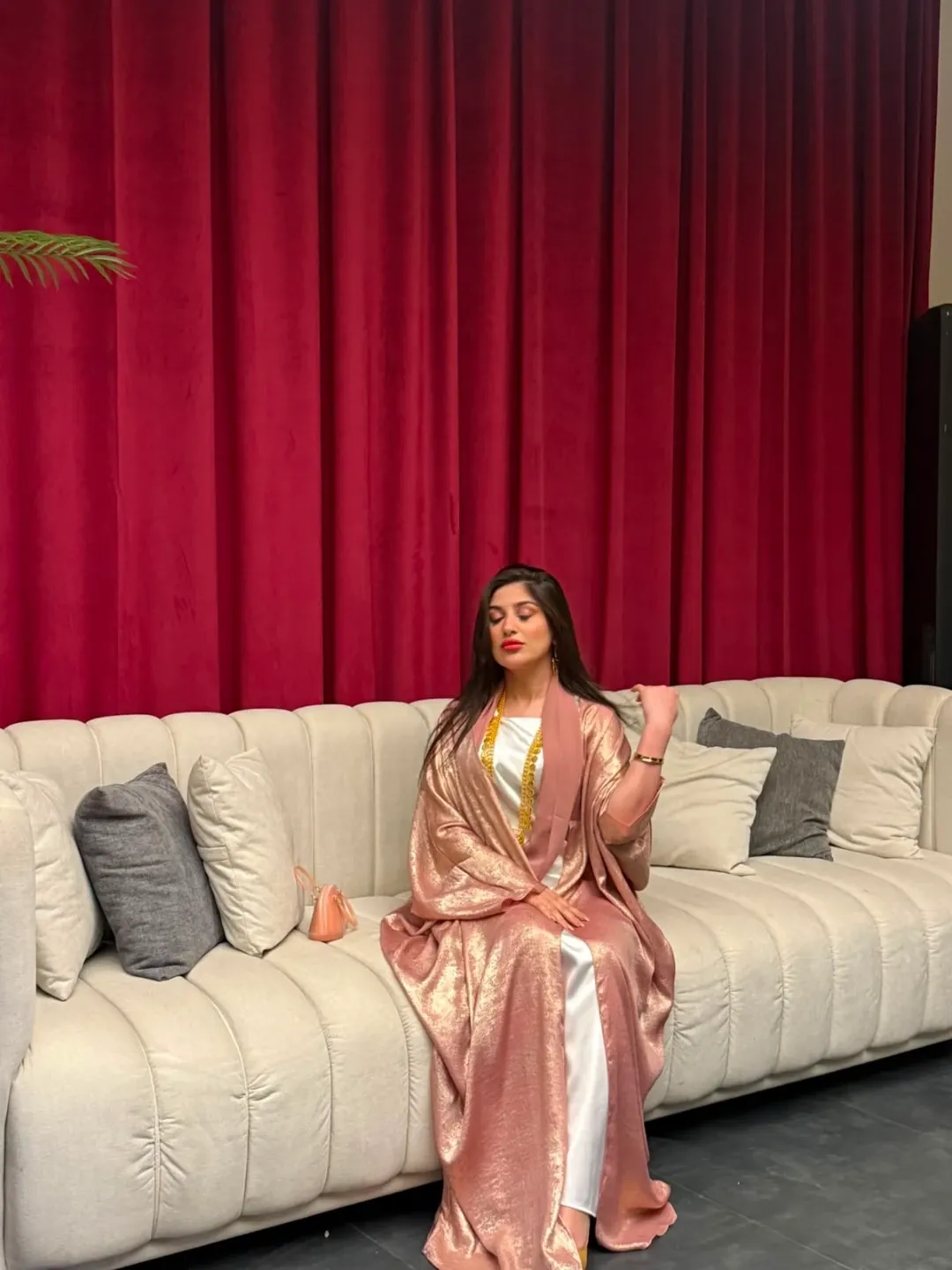 عباية نسائية خليجية وردية فخمة — 3