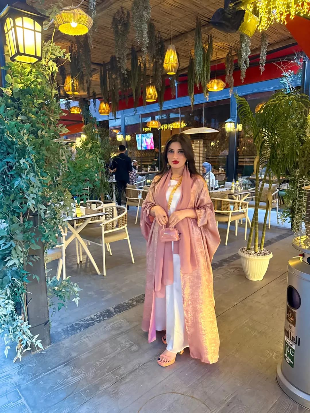 عباية نسائية خليجية وردية فخمة — 2