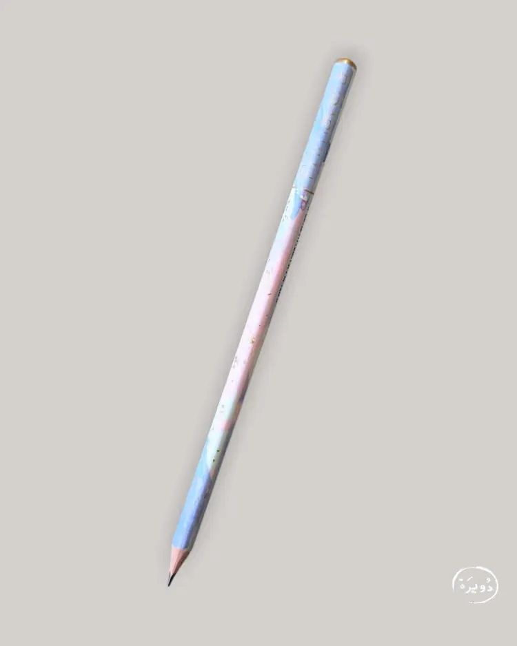 قلم رصاص بتصميمات مزخرفة